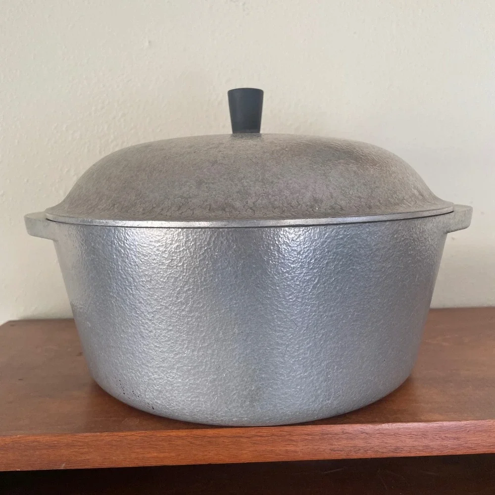 Vintage Club Aluminum Hammered‎ 4.5 qt Stock Pot w/ Lid (Hammercraft Style)